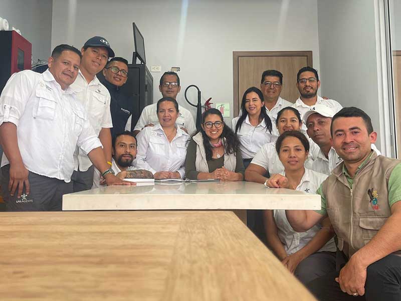 Campañas de prevención y salud por parte de Patitas Azules para las comunidades más vulnerables de Galápagos