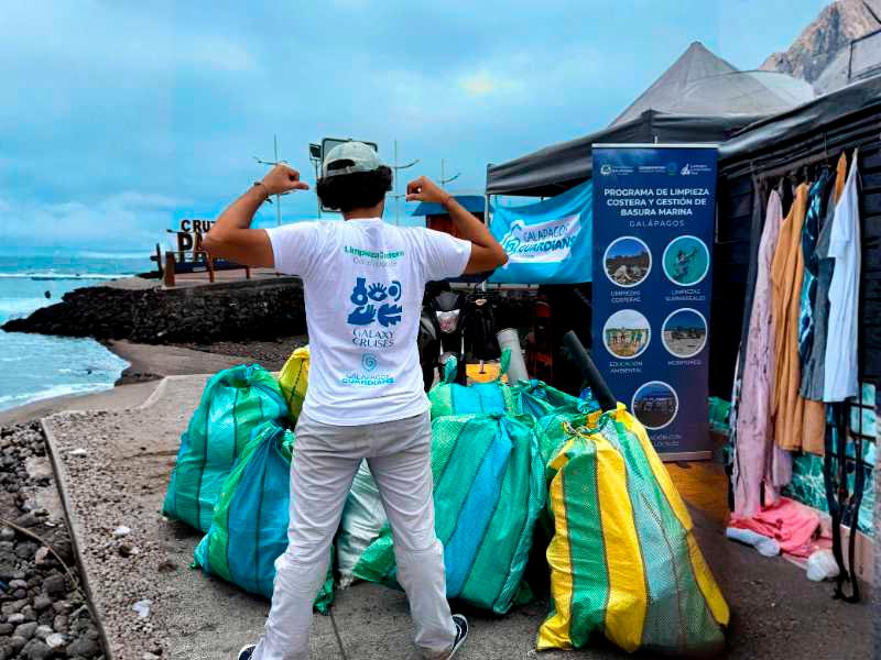 Galaxy Expedition colabora con organizaciones ambientales para la conservación de las Islas Galápagos.