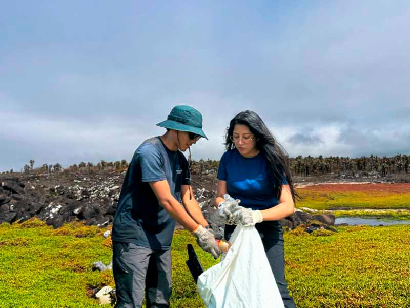 Galaxy Expedition colabora con organizaciones ambientales para la conservación de las Islas Galápagos.